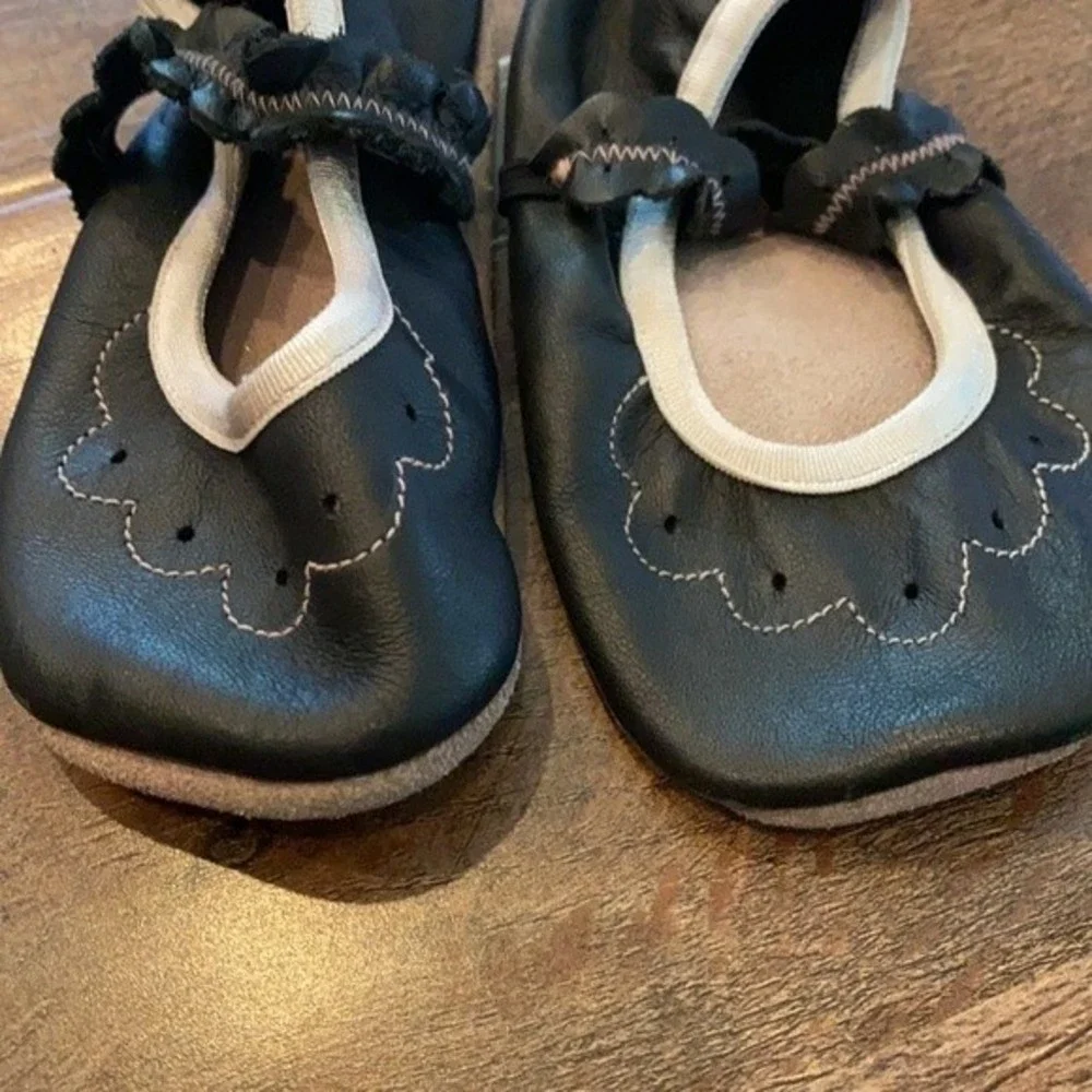 Bobux Black Leather Soft Sole Mary Janes Crib Shoe